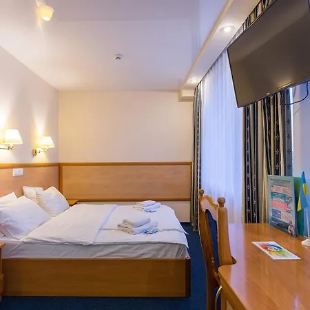 365 Отель Трускавец